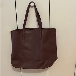 Cuyana Pebbled Leather Tote in Deep Burgundy